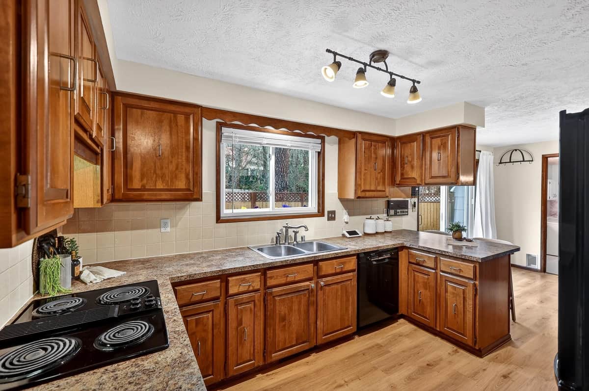 9806 N Seminole Dr thumbnail 10